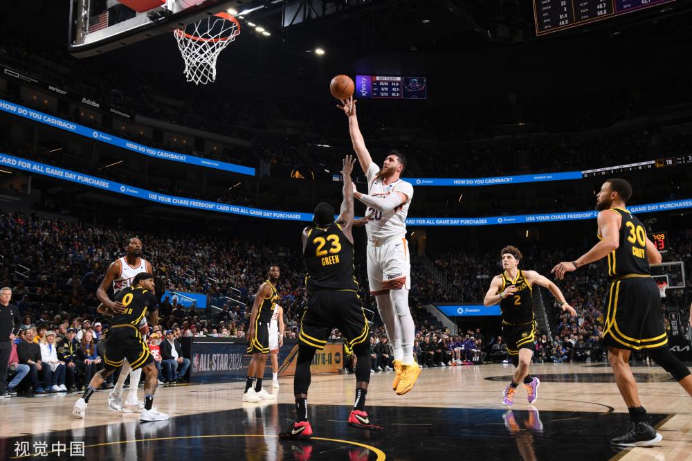 他迅速調整 他迅速調整