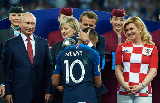 背后都藏着 背后都藏着